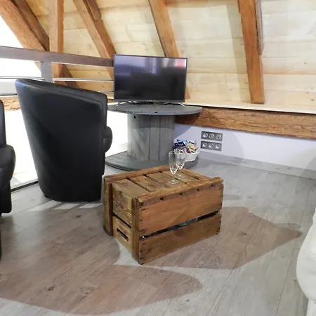 Apartment Gite Autonome, La Grange A Foin, Piscine ! *